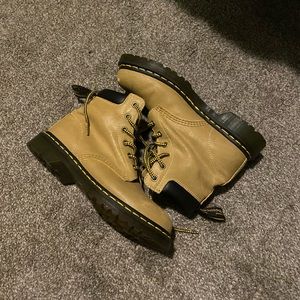 Dr. Marten 939s Tan